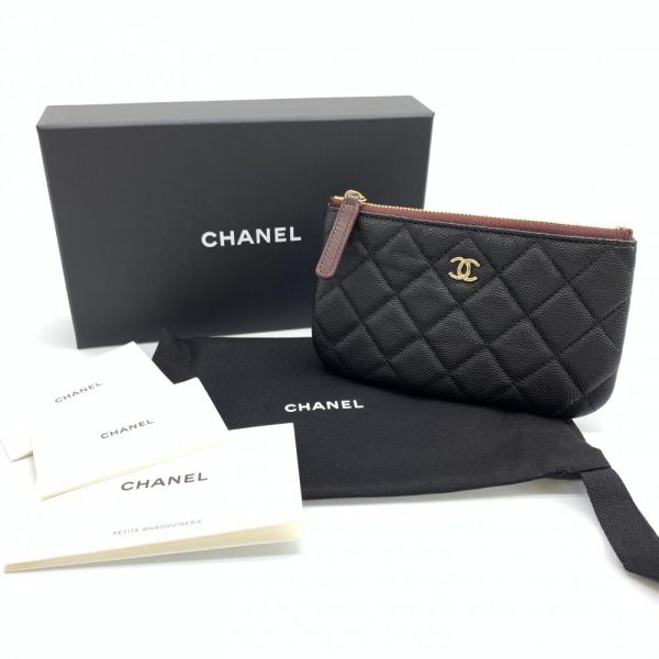 1240001037116 10 Chanel Matelasse Caviar Skin Mini Pouch Black