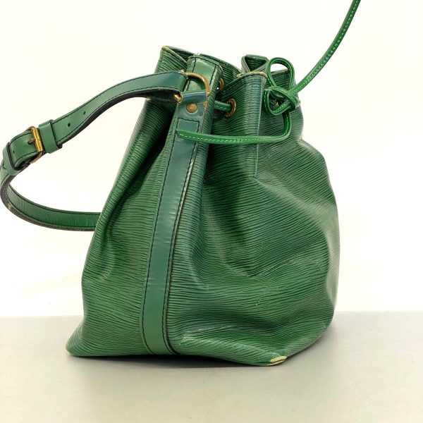 1240001037415 2 Louis Vuitton Shoulder Epi Petit Noe Borneo Green