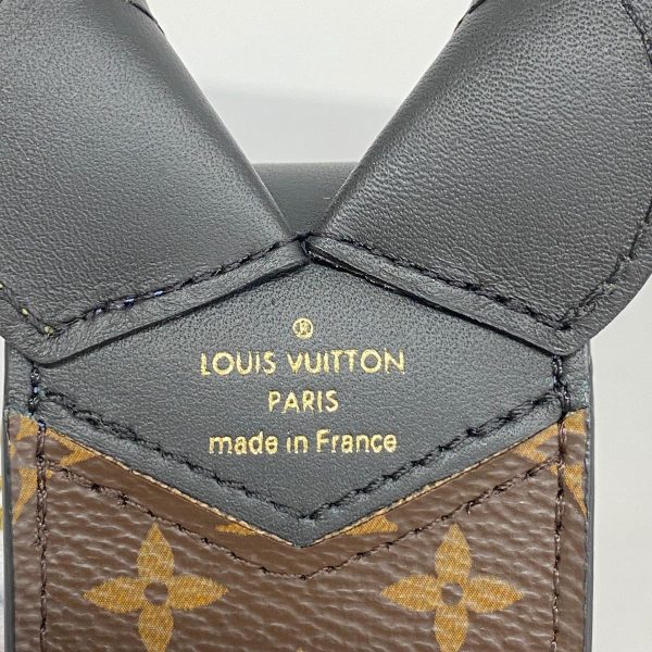 1240001039589 4 Louis Vuitton Earphone Case Etuit Brown Black