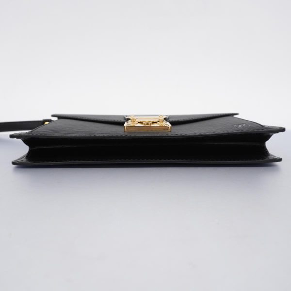 1240001039933 3 Louis Vuitton Clutch Bag Serie Dragonne Noir