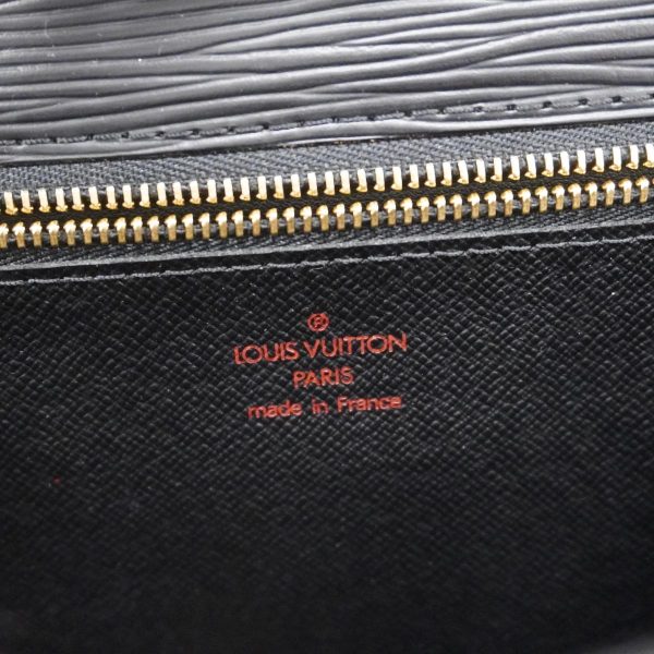 1240001039933 5 Louis Vuitton Clutch Bag Serie Dragonne Noir