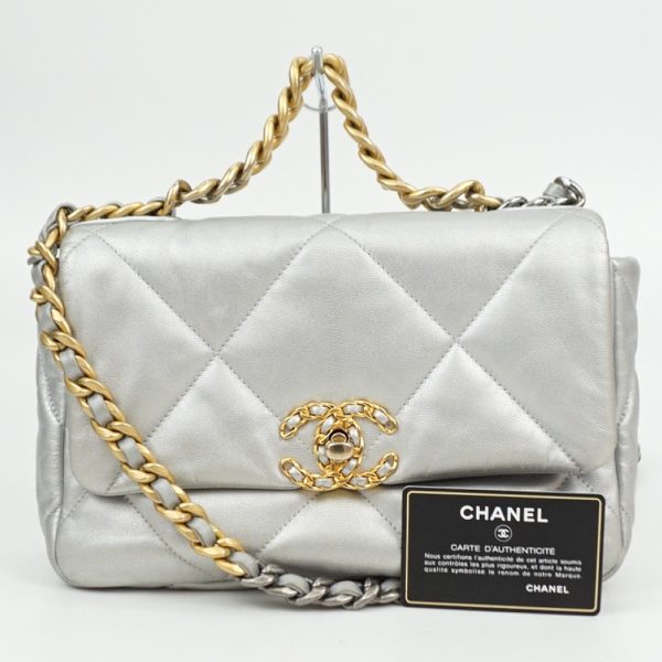 1240002048368 10 CHANEL 19 Chain Shoulder Bag Lambskin Silver Gold