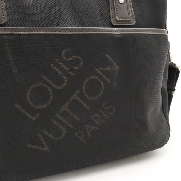 12410046 9 Louis Vuitton Damier Jean YAC Document Bag