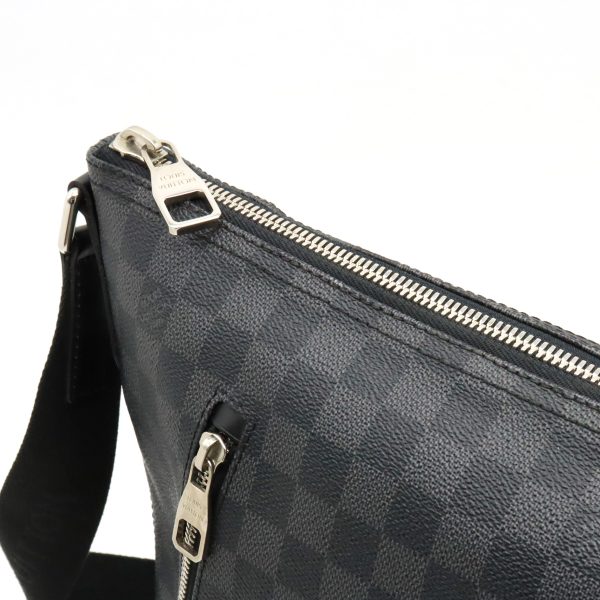 12410598 6 LOUIS VUITTON Mick MM Messenger Bag Damier Graphite