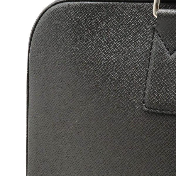 12420594 8 Louis Vuitton Neo Igor Taiga Briefcase Black