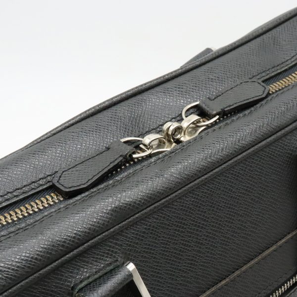 12430807 6 Louis Vuitton Igor Taiga Briefcase Black