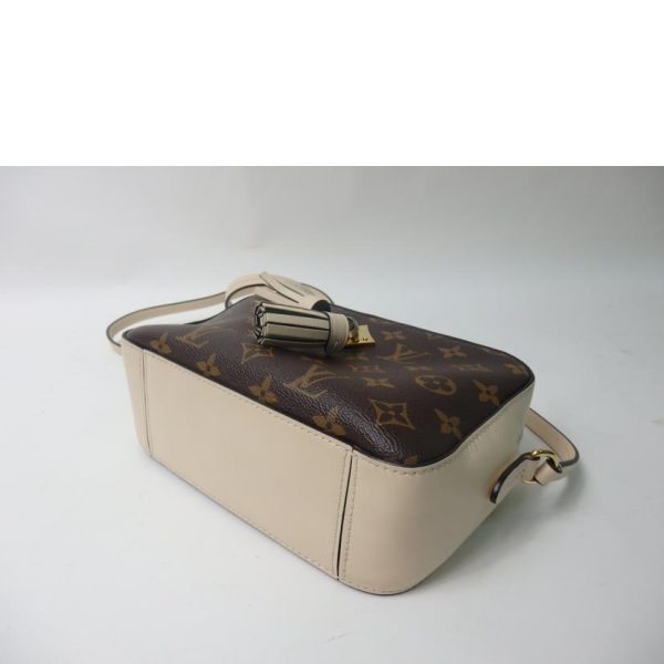 19592 3 Louis Vuitton Saintonge Monogram Cream