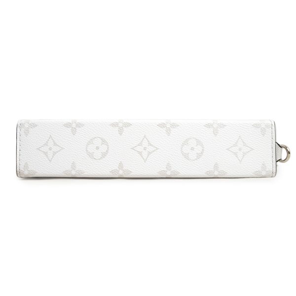 200010195019 7 LOUIS VUITTON Taigarama Gaston Wearable Wallet Crossbody White