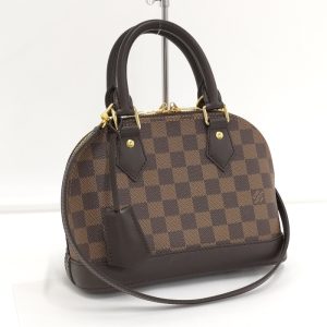 2000773252001108 1 Louis Vuitton Saumur 35 Shoulder Bag Monogram Brown