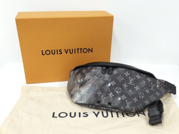 oplus 256 Louis Vuitton Discovery Bum Bag Body Bag Monogram Galaxy Black