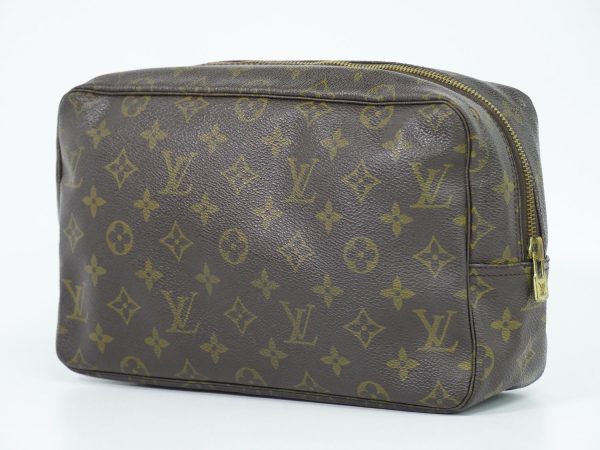 2100020000011444 2 Louis Vuitton LV True Toilet 28 Clutch Bag Brown