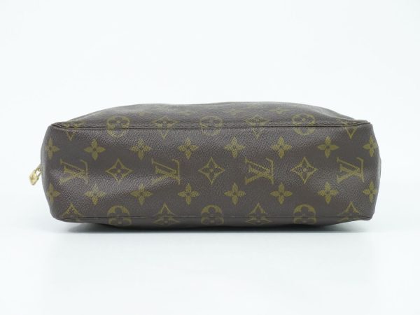 2100020000011444 3 Louis Vuitton LV True Toilet 28 Clutch Bag Brown