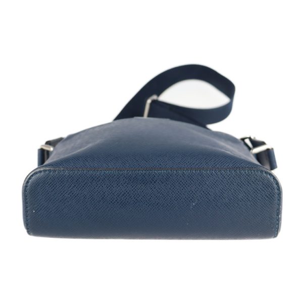 2107043007180 4 Louis Vuitton Anton Pochette Taiga Marine Shoulder Bag Blue