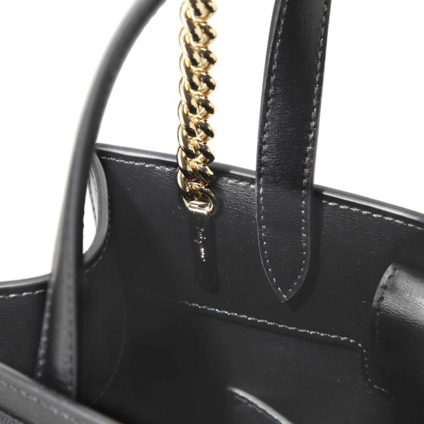 21i29007 Ferragamo Vara Tote Bag Black