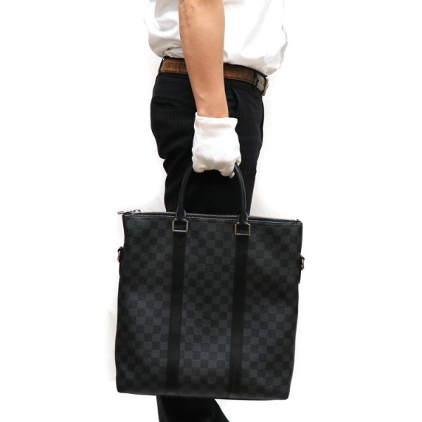 22 1186 14 Louis Vuitton Anton Tote Handbag Black