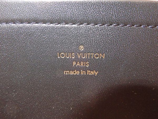 22057201430 08 Louis Vuitton Grain LV Aerogram Briefcase Black