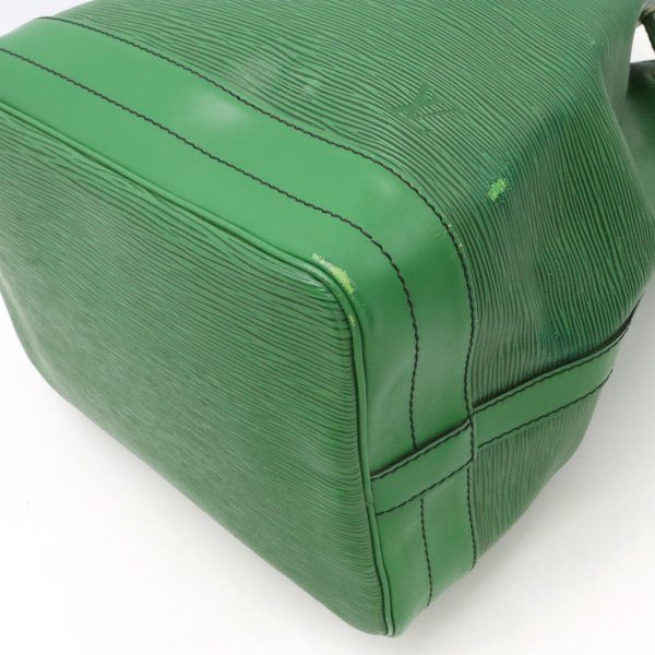 22331042 3 LOUIS VUITTON Noe shoulder bag green