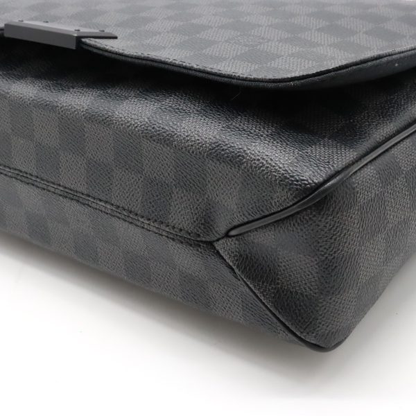 22370913 3 LOUIS VUITTON District MM Shoulder Bag Damier Graphite