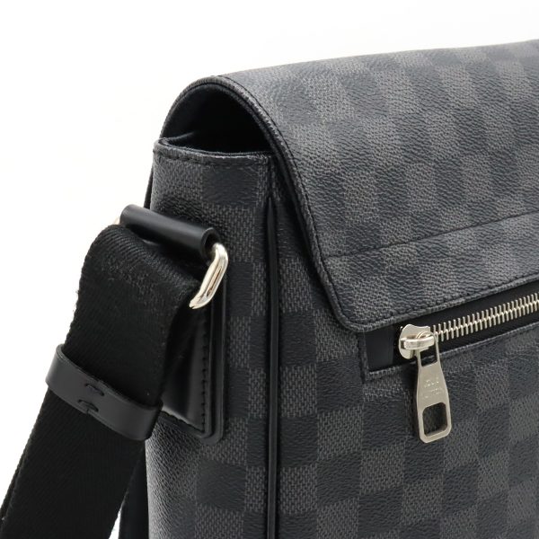 22370913 7 LOUIS VUITTON District MM Shoulder Bag Damier Graphite