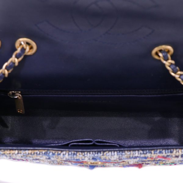 23 5418 09 Chanel Chain Shoulder Bag Navy