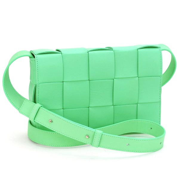 230112 bg1 1 1 Bottega Veneta Cassette Shoulder Bag Leather Green