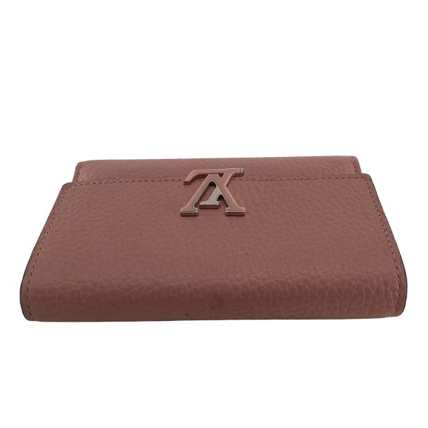 23024569 06 Louis Vuitton Capucines Compact Wallet Pink