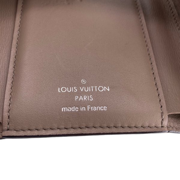 23024569 14 Louis Vuitton Capucines Compact Wallet Pink