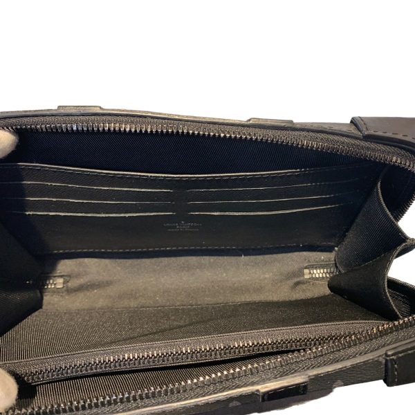 23040284 06 Louis Vuitton Soft Trunk Wallet Leather Black