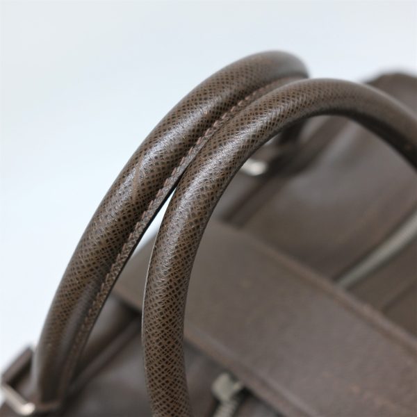 230411 8 LOUIS VUITTON Yvan Taiga Boston Travel Bag Dark Brown