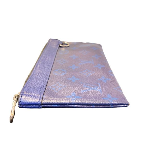 23045710 05 Louis Vuitton Pochette Discovery Taigarama Clutch