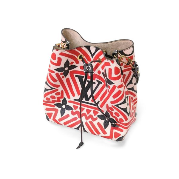 23100099 01 Louis Vuitton Neonoe Crafty Monogram Crème Rouge