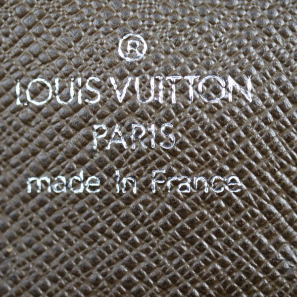 2327073007153 10 Louis Vuitton Pavel Taiga Clutch Bag Brown