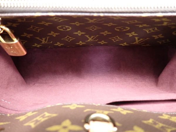 23420tjno12 12 Louis Vuitton Discovery Bum Bag NM Taurillon