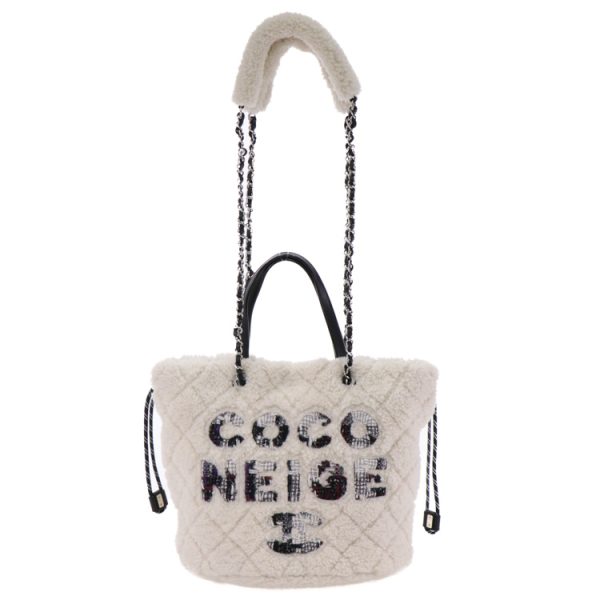 24 0865 02 Chanel Drawstring Bag White