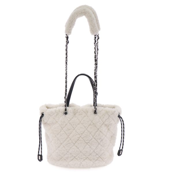 24 0865 04 Chanel Drawstring Bag White