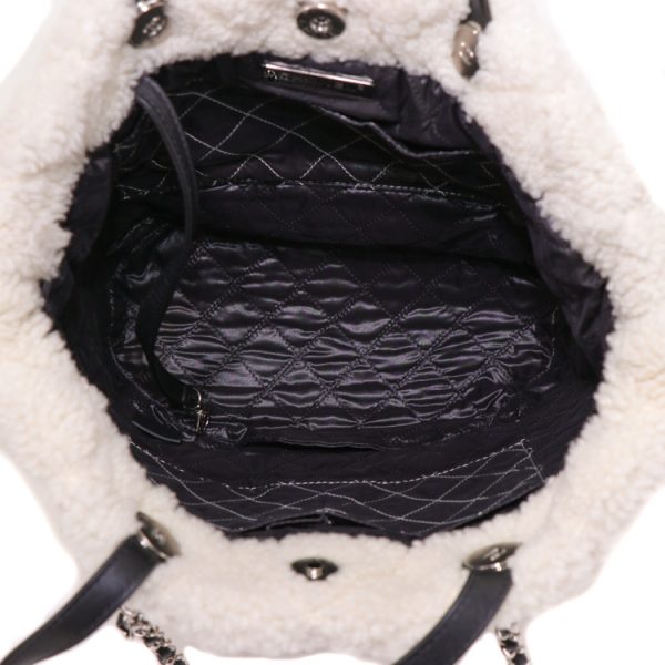 24 0865 11 Chanel Drawstring Bag White