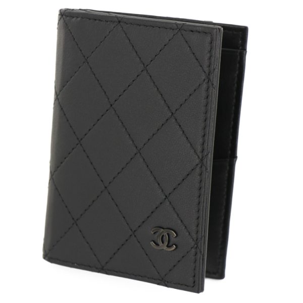 24 1221 01 Chanel Mini Matelasse Card Case Black