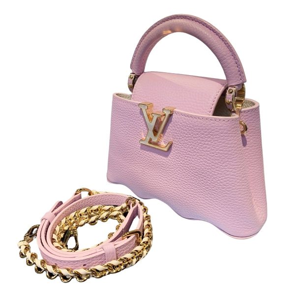 24008884 01 Louis Vuitton Capucines Mini Taurillon Shoulder Bag