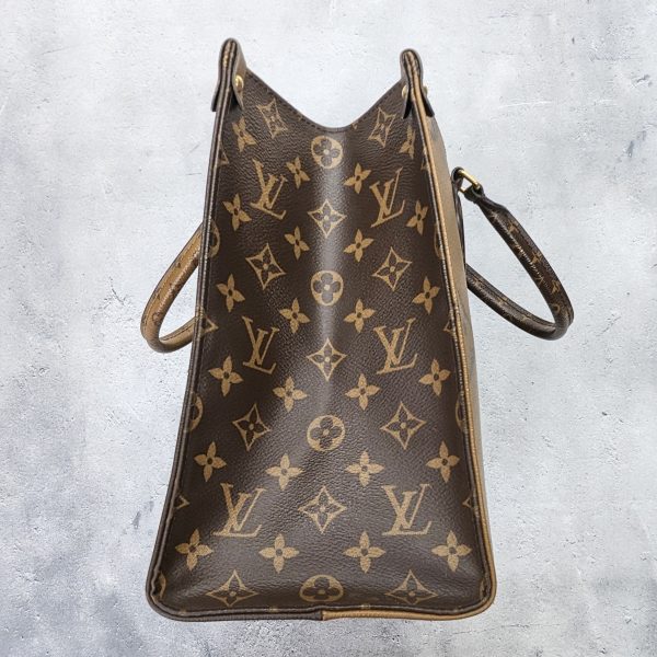 295 05 Louis Vuitton On The Go MM Monogram Shoulder Bag Brown