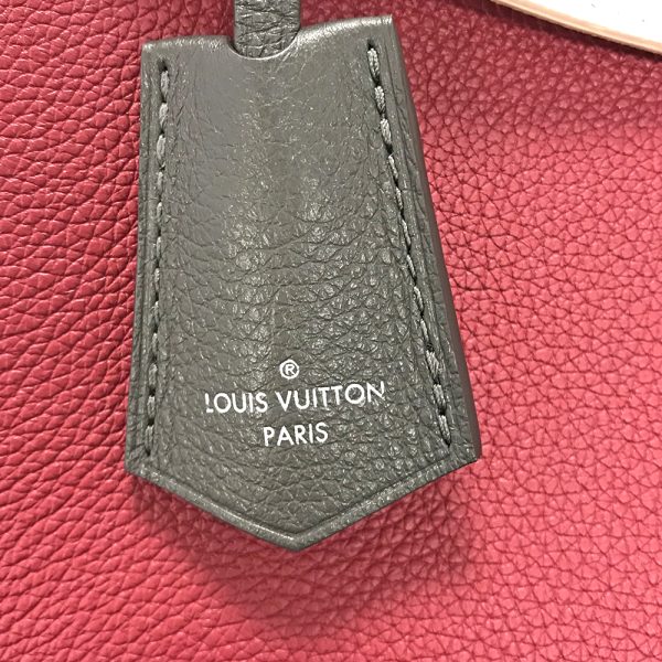 31008799315 82 12u Louis Vuitton Lock Me Ever MM Shoulder Bag Red