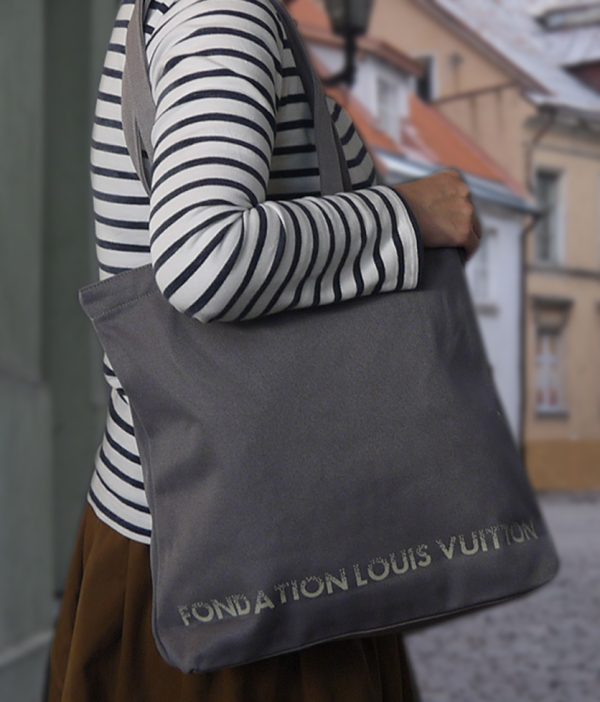 333434534 Fondation Louis Vuitton Tote Bag