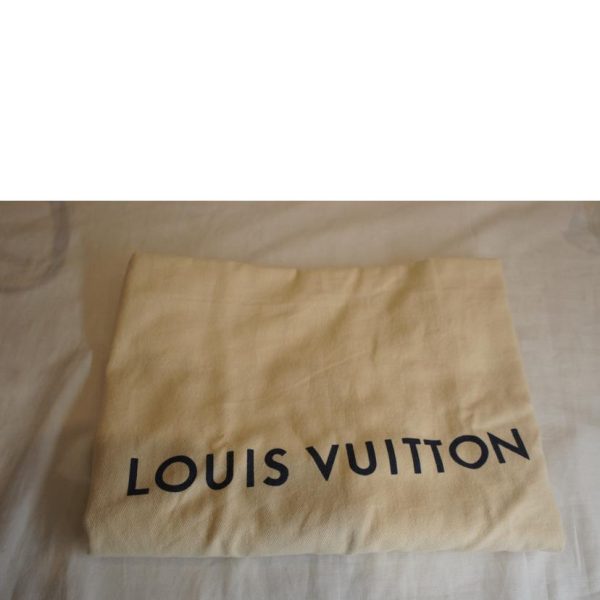 34323 6 Louis Vutton On The Go MM Bag