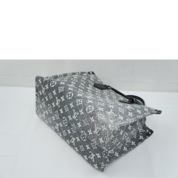 36116 5 Louis Vuitton on the Go MM Monogram Jacquard Denim Bag