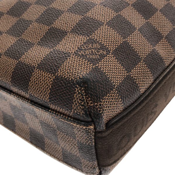 37416222 5 Louis Vuitton Trotter Beaubourg Damier Shoulder Bag