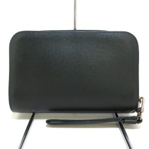 37896059 1 Fendi Enamel Chain Shoulder Bag Black