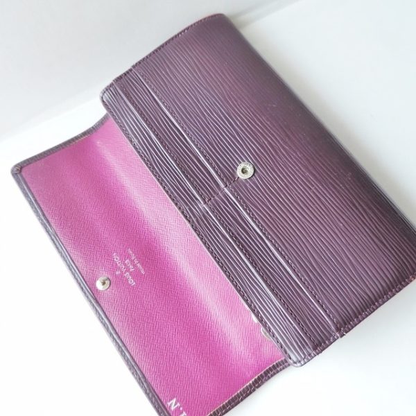 37911911 3 Louis Vuitton Portefeuille Sarah Long Wallet Cassis Epi