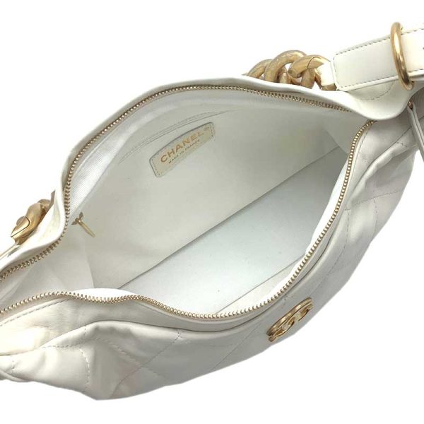 40829005 4 Chanel Hobo Bag Calfskin Matelasse Antique Hardware Gold White