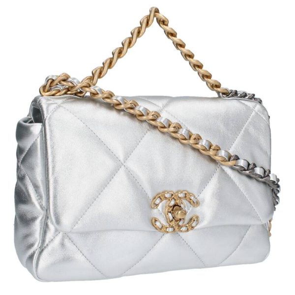 55051 240425 0052 1 Chanel Shiny Lambskin Chain Strap Handbag Silver Gold