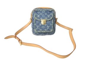 61395 d1 Gucci Childrens Handbag Blue