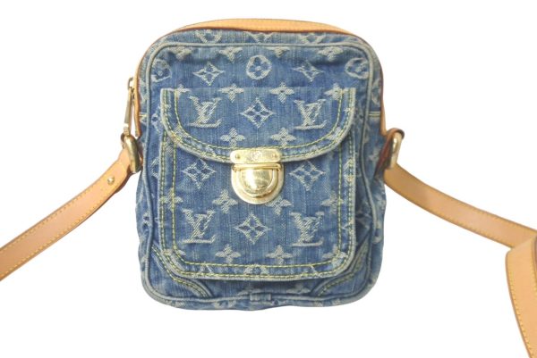 61395 d2 LOUIS VUITTON Camera Bag Monogram Denim